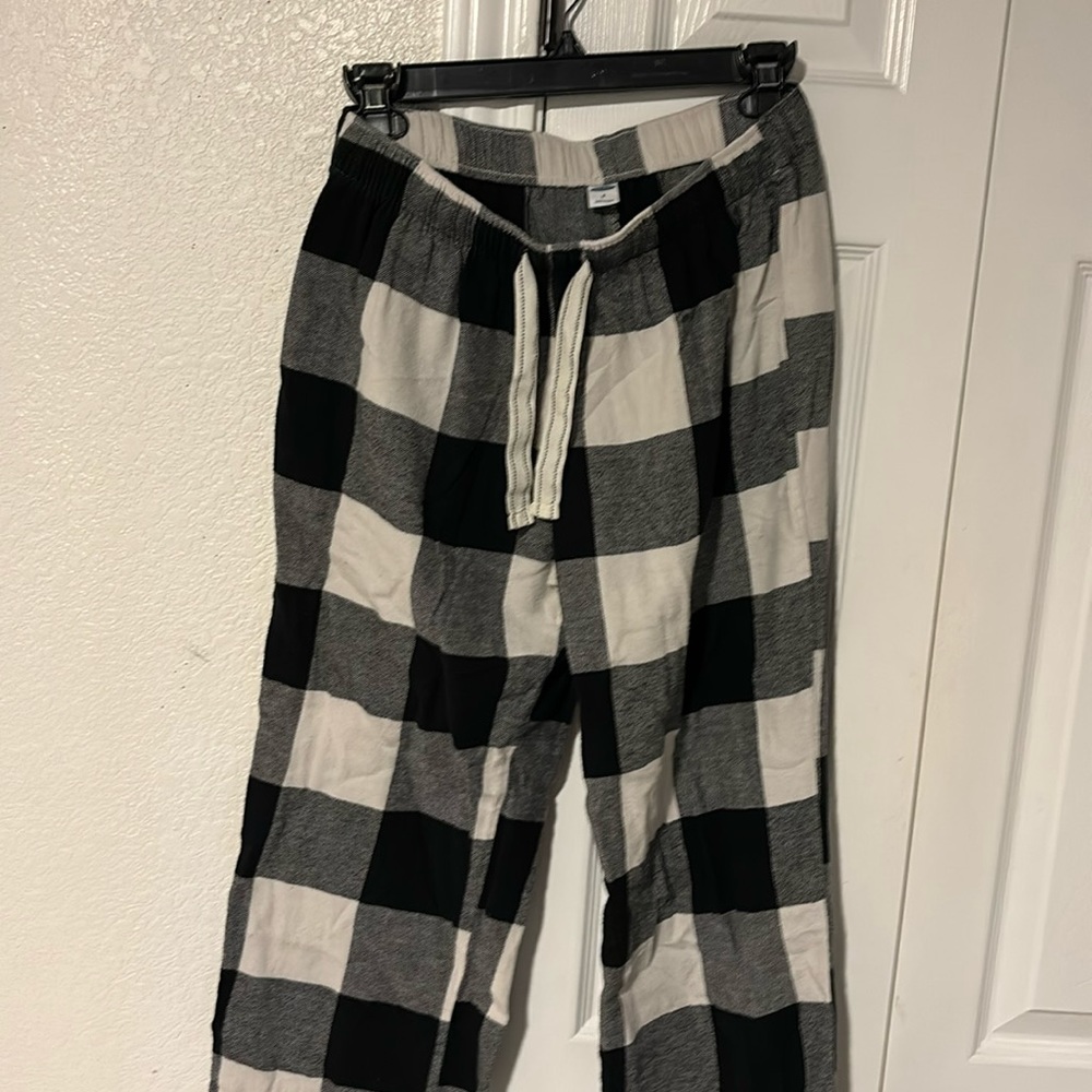 Buffalo plaid Old Navy flannel sleep pants